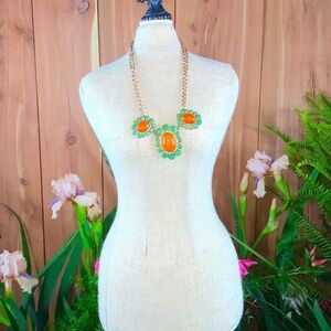 Nice ladies necklace 